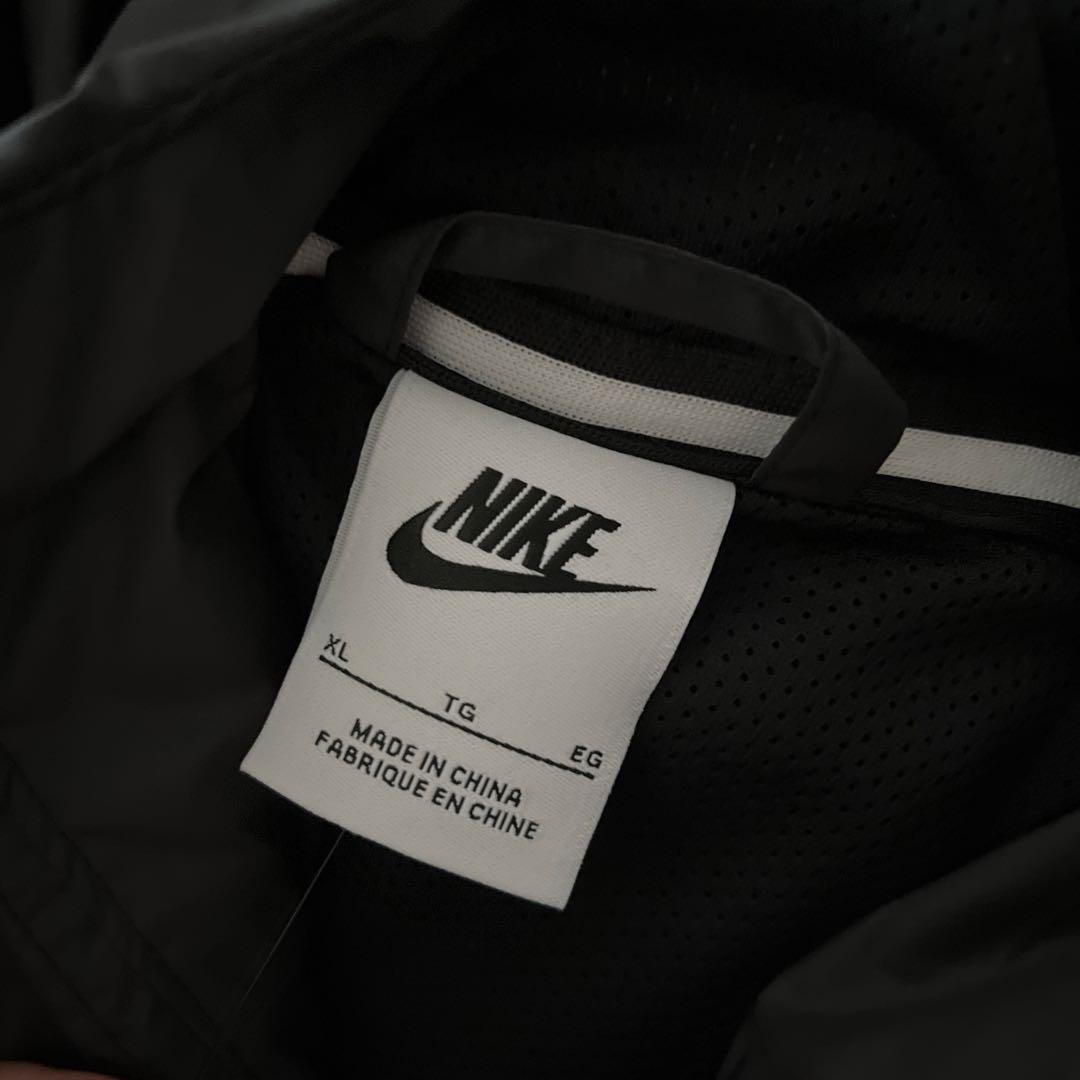 NIKE ナイキ　ウインドランナー　BLACK スポーツウェア　XLサイズ