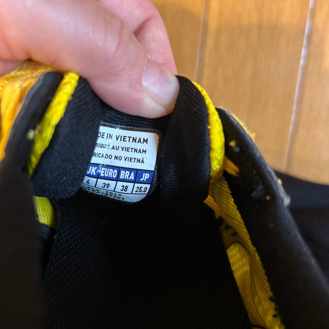 WRVE EMPEROR3 MIZUNOイエロー ランニングシューズ　25センチ