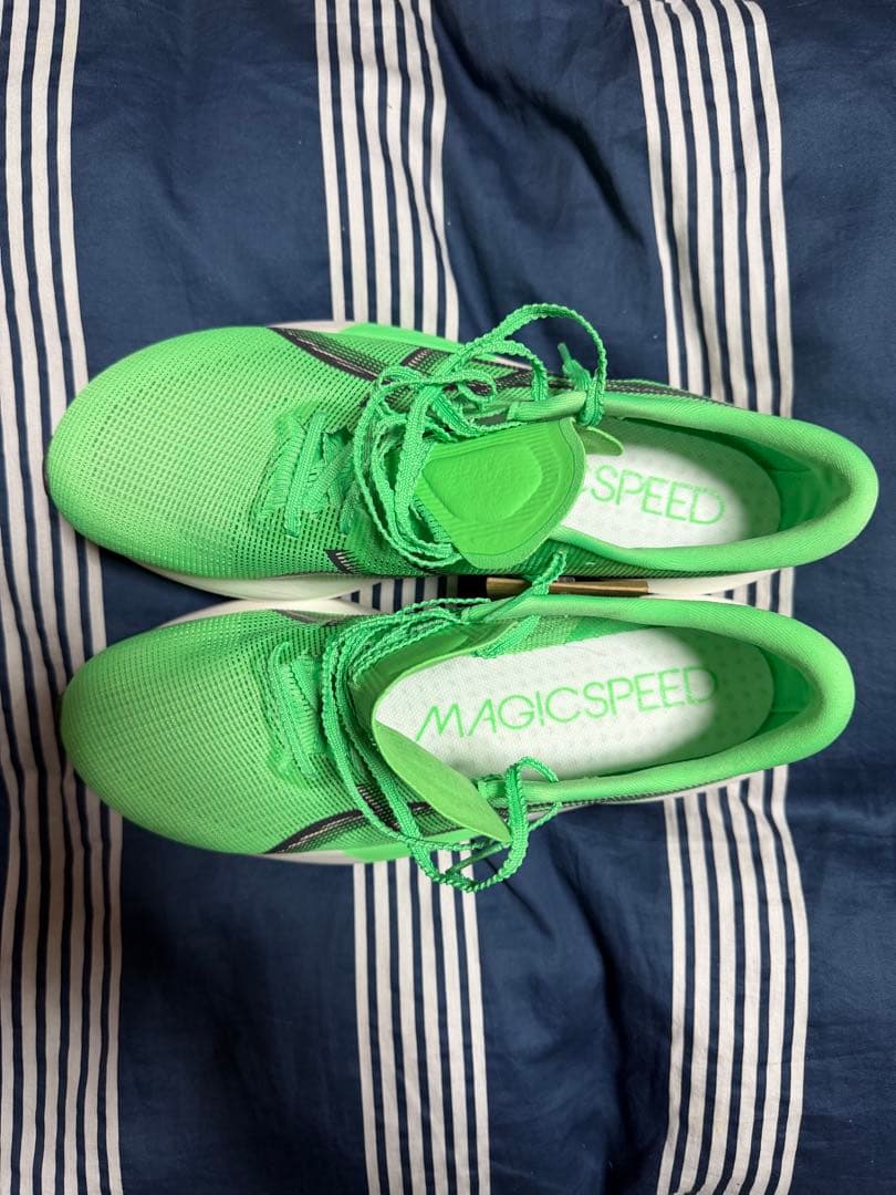 アシックスMAGIC SPEED 5新品28、0センチ