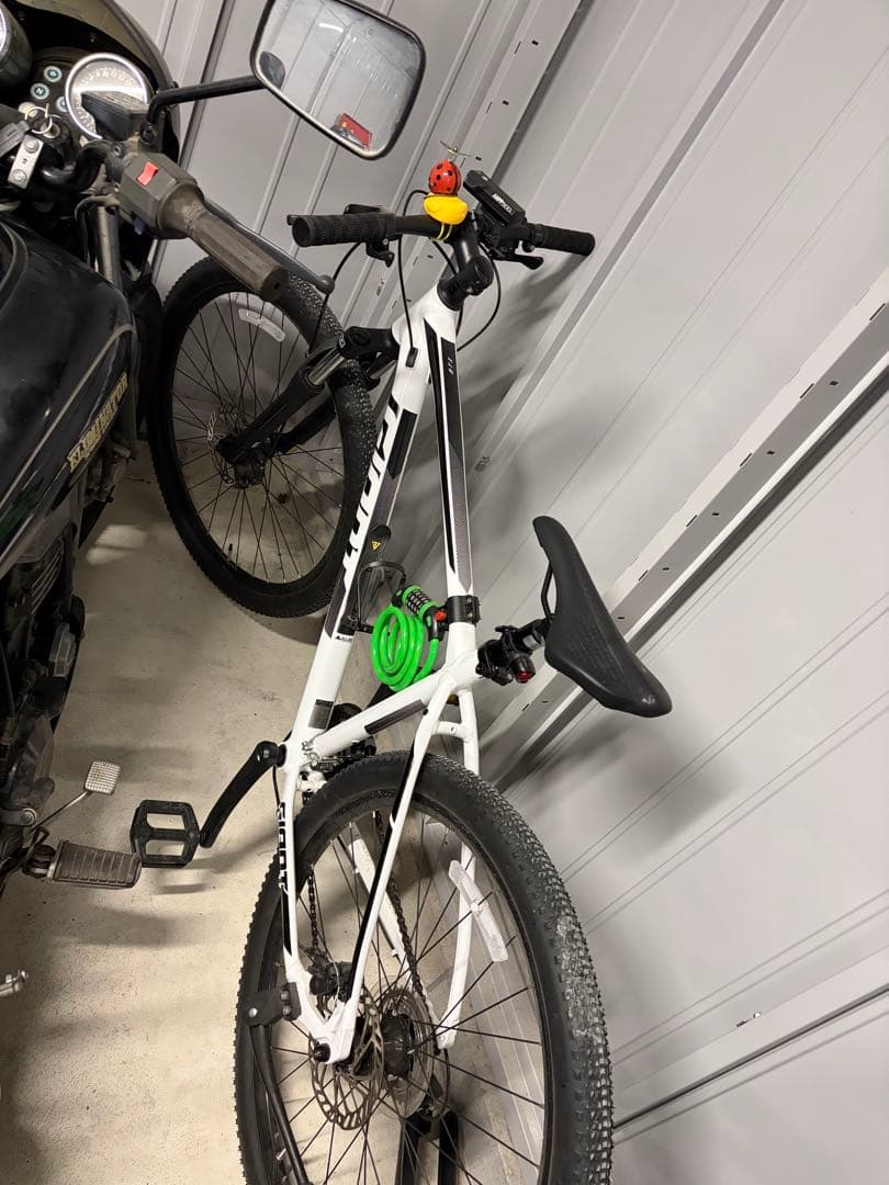 Giant 27.5インチ マウンテンバイク ホワイト