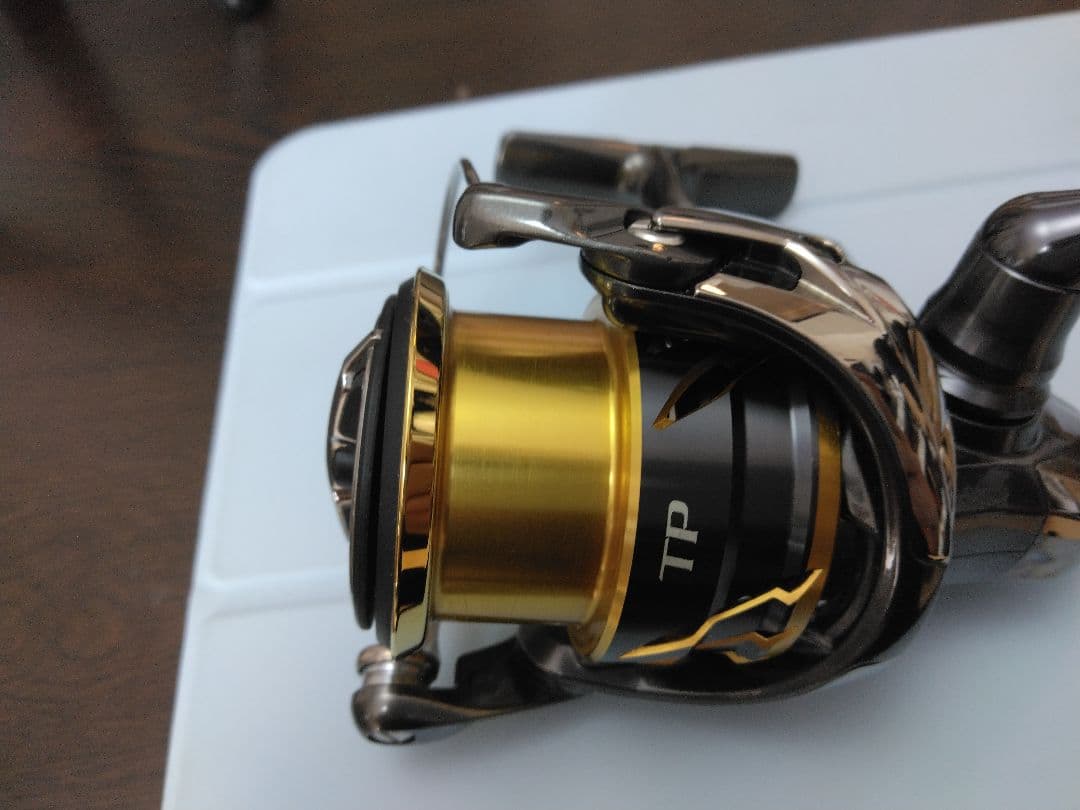 シマノ　ツインパワー c3000MHG