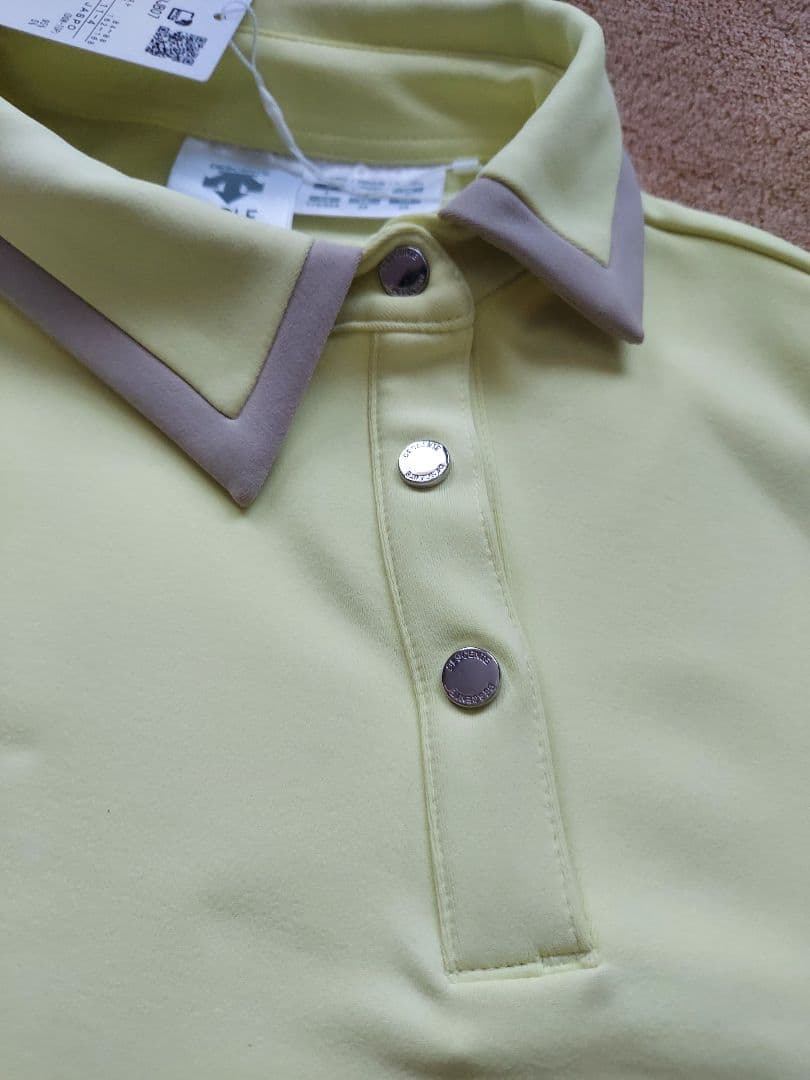 値下げ☆新品・タグ付き《DESCENTE》裏起毛☆ストレッチ☆防風機能☆トップス