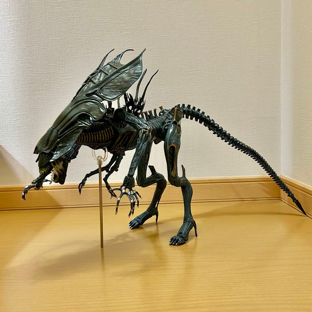 NECA ネカ エイリアンクイーン アクションフィギュア