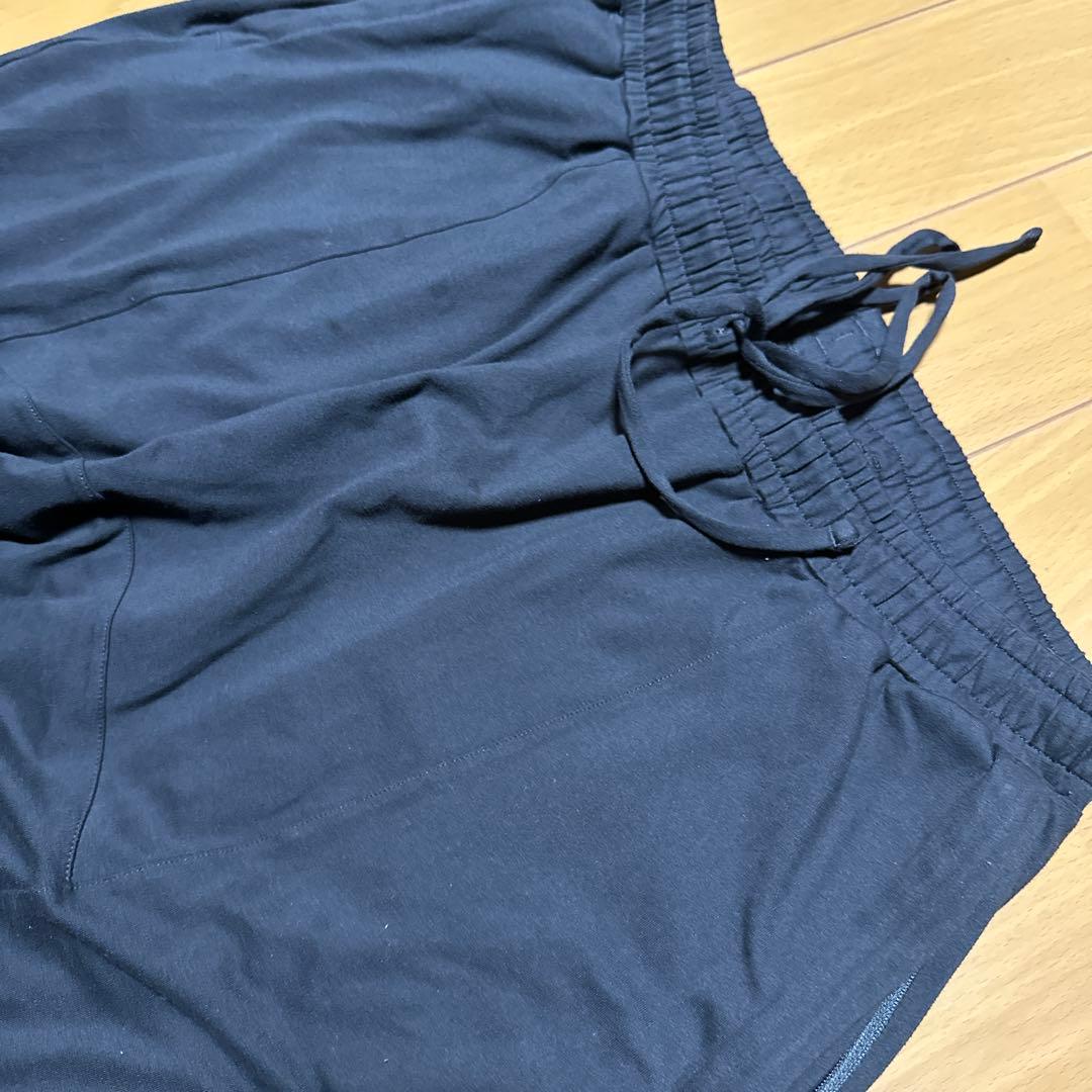 alo ブラック トレーニングパンツ