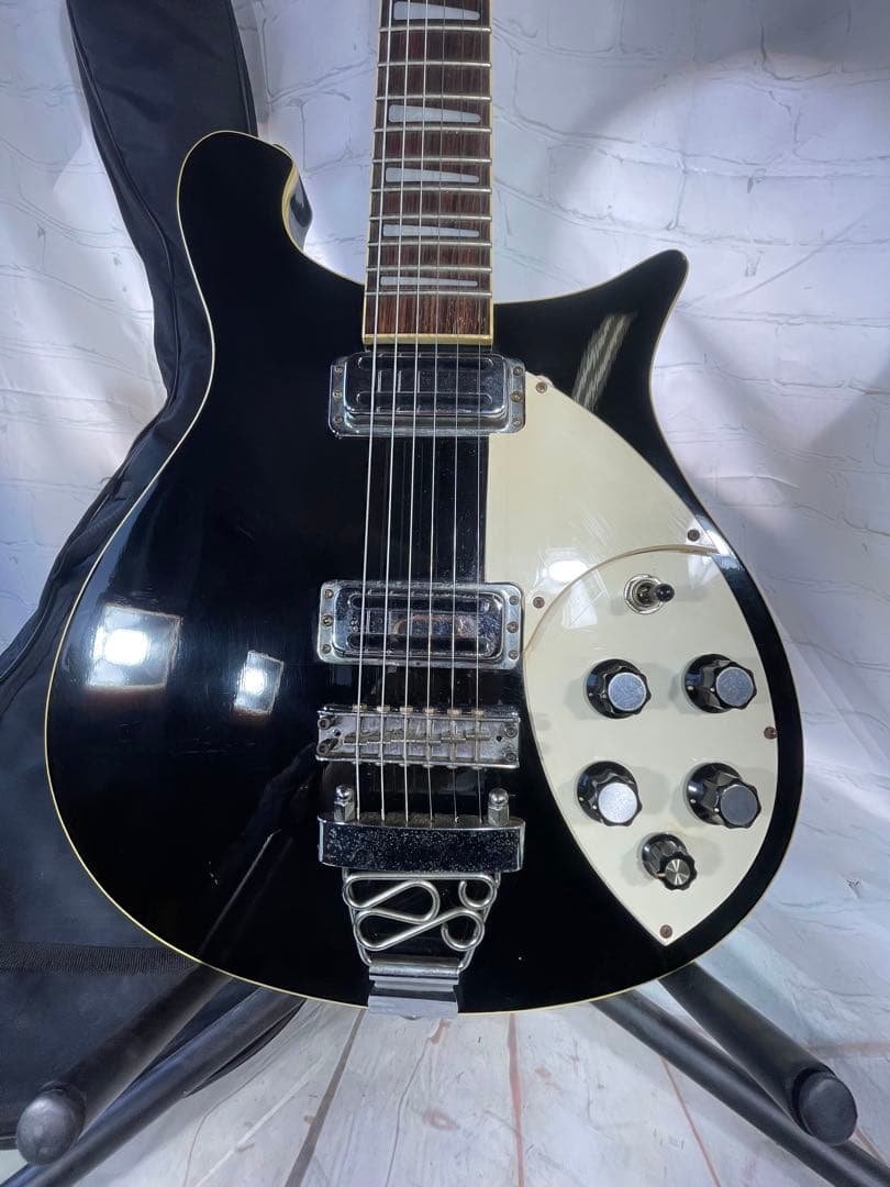 Rock’n’roller AriaProII Rickenbacker 620