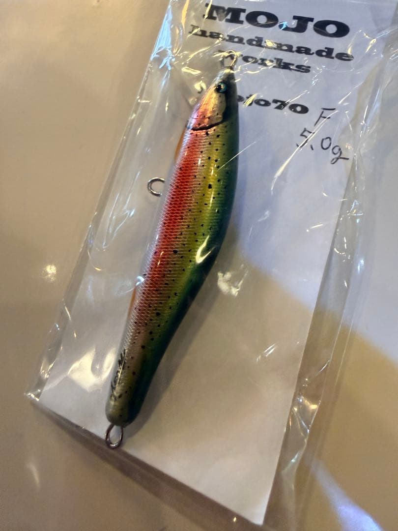 MOJO handmade works バルサミノー新品虹鱒カラーF 5.0g