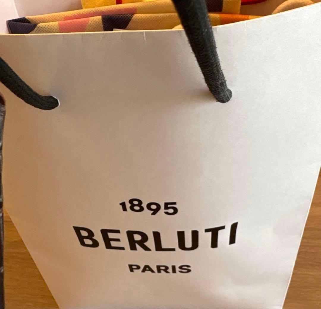 写真Berluti ベルルッティ カリグラフィー ラウンドファスナー長財布