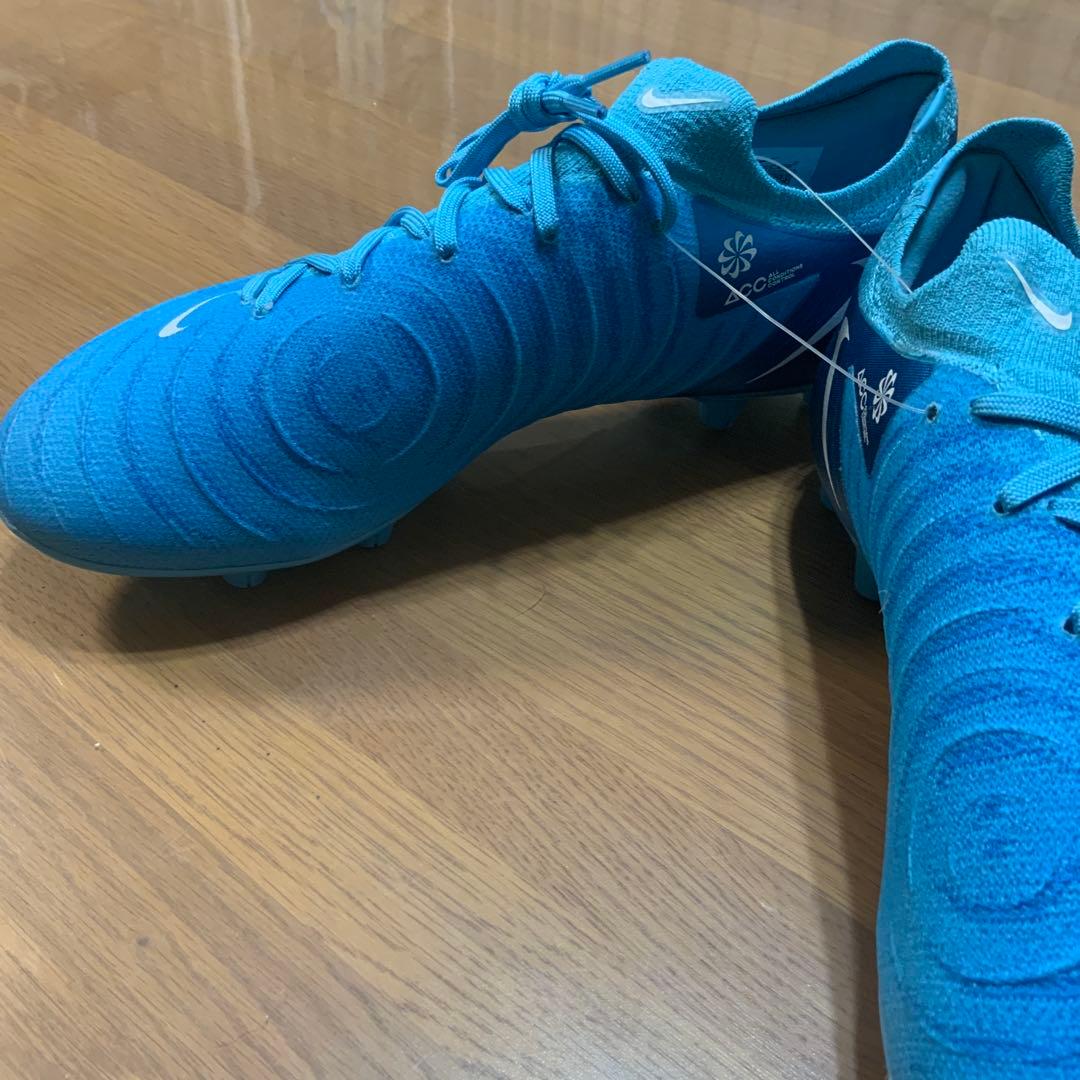サッカースパイク(NIKE PHANTOM GX2 PRO HG)