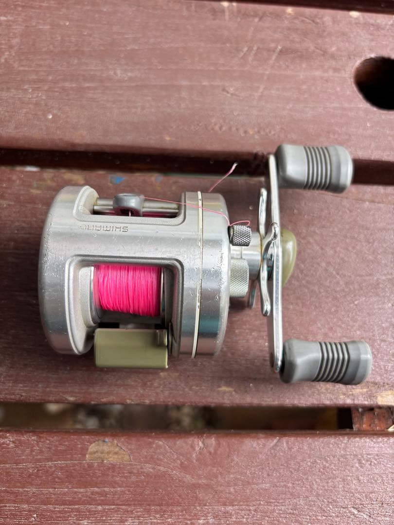 SHIMANO Calcutta 200 ベイトリール シルバー