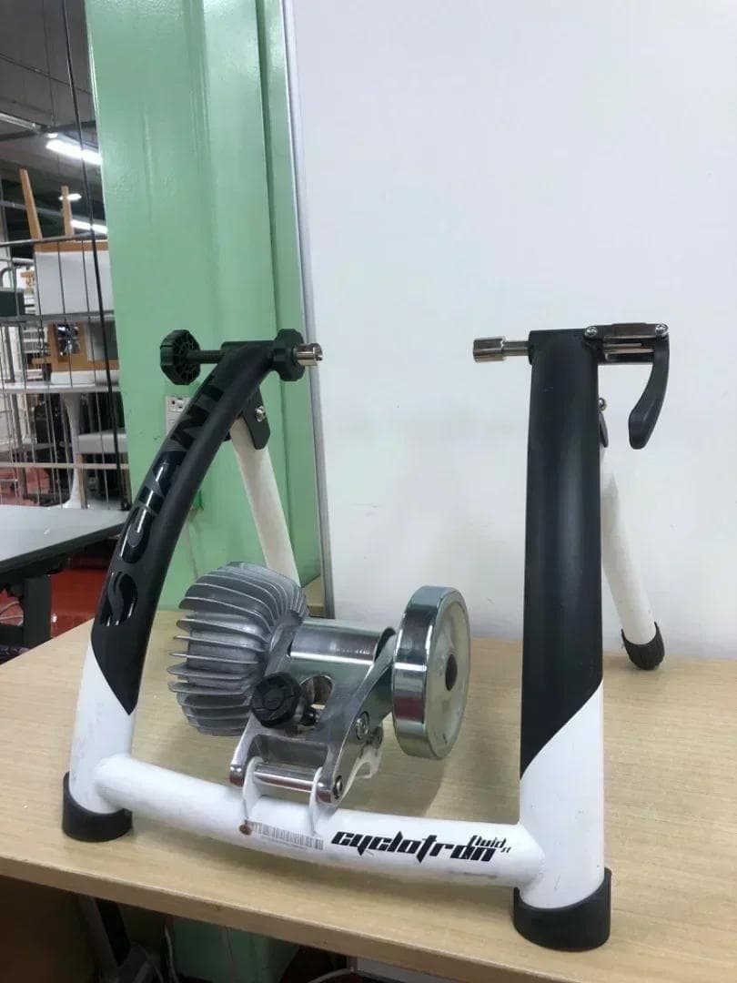 GIANT サイクルトレーナー CYCLOTRON FLUID ST ホワイト