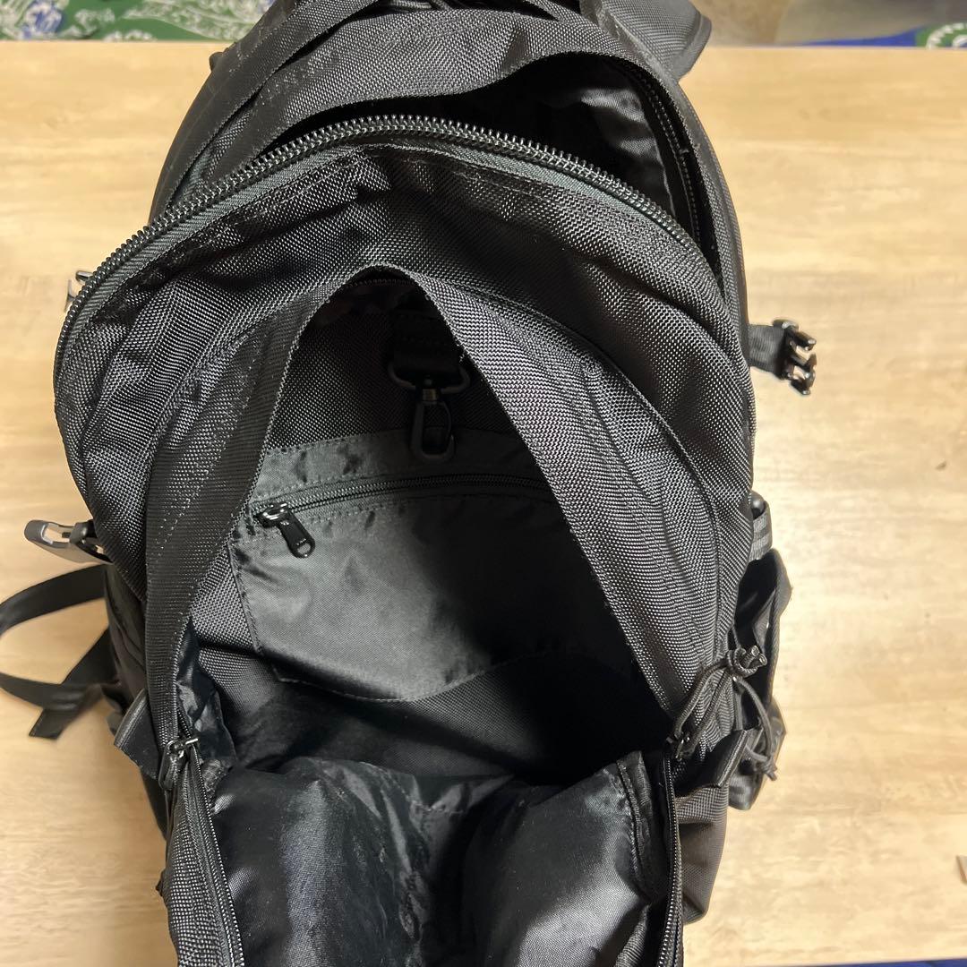NEW ERA バックパック　キャリアパック　35L