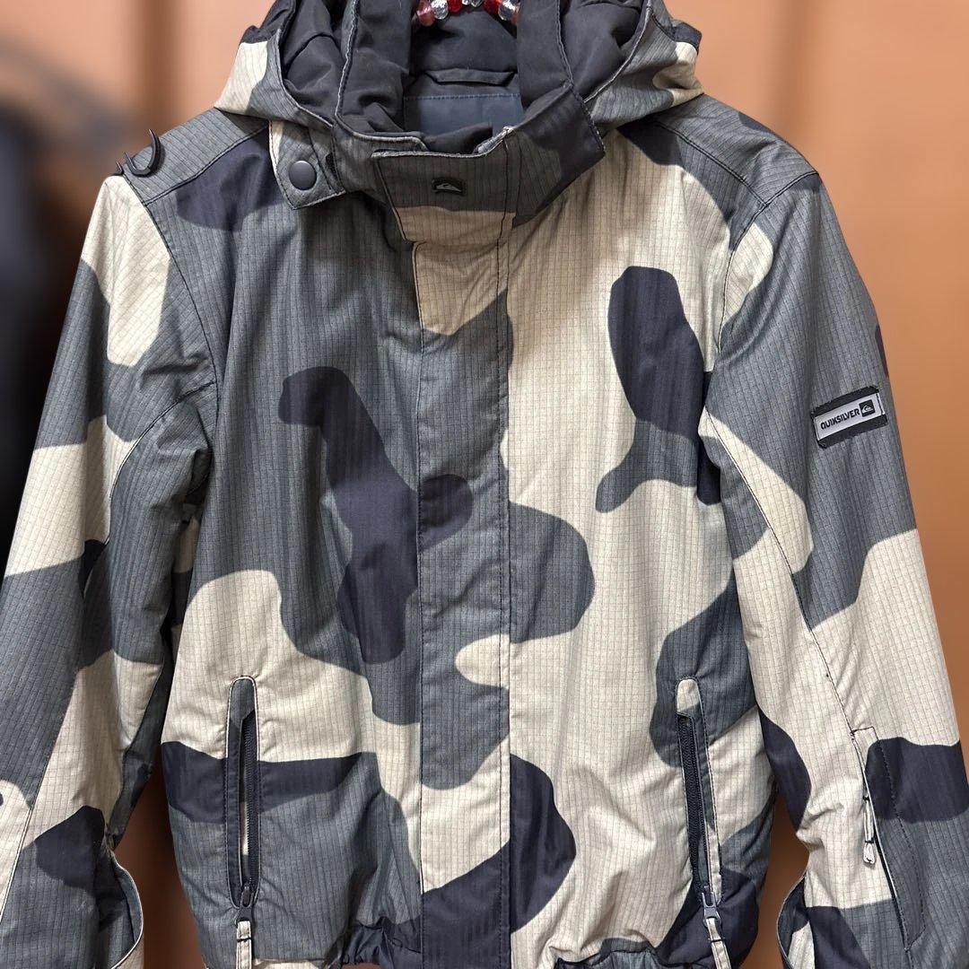 QUIKSILVER スノーボード　ウェア　キッズ　子供150 上下