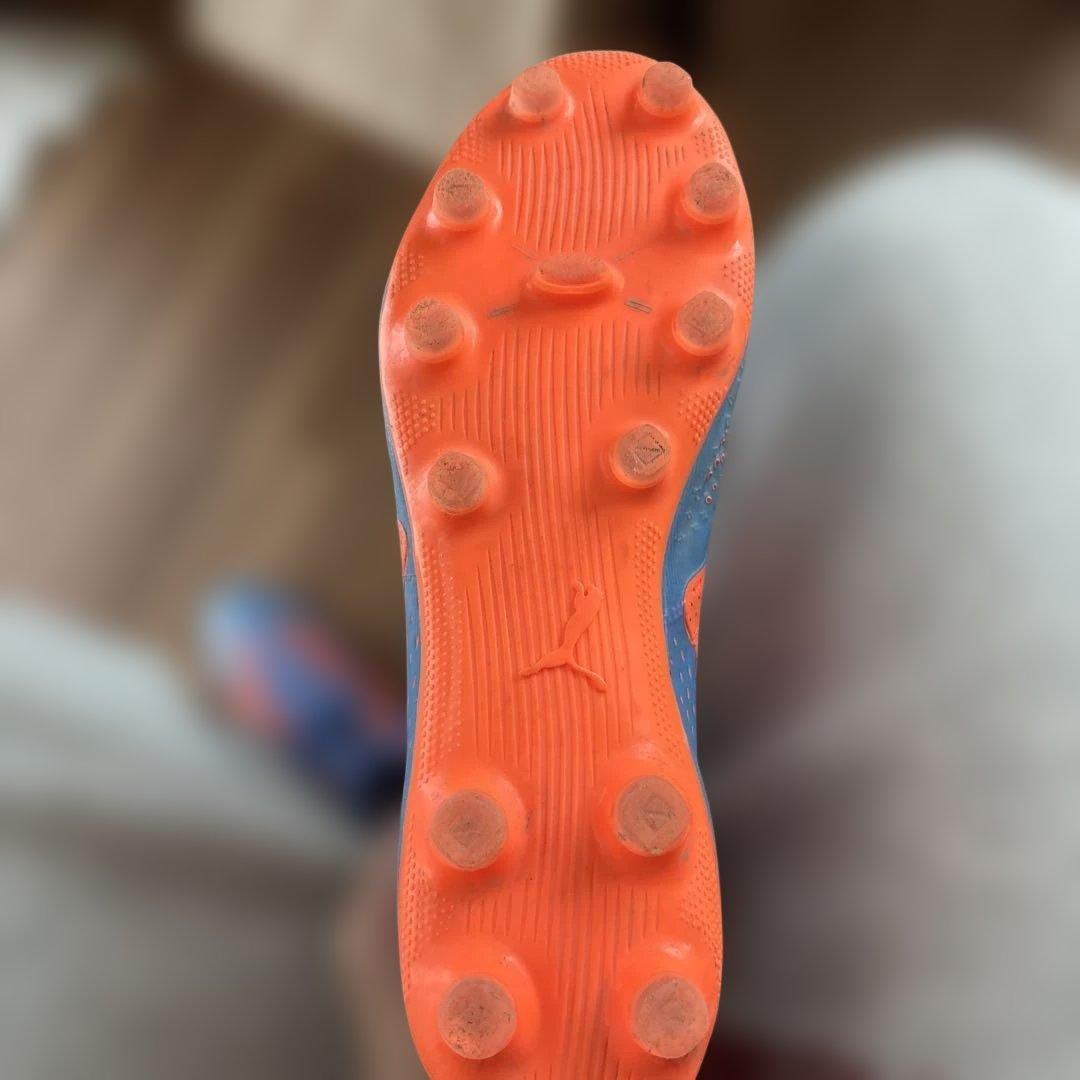 PUMA サッカーシューズ 青・オレンジ