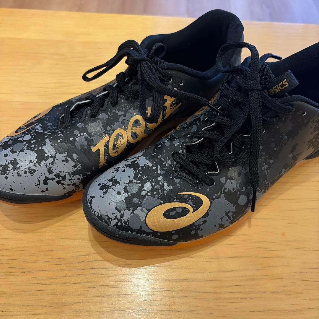【美品】ASICS TOQUE フットサルシューズ ブラック26.0cm