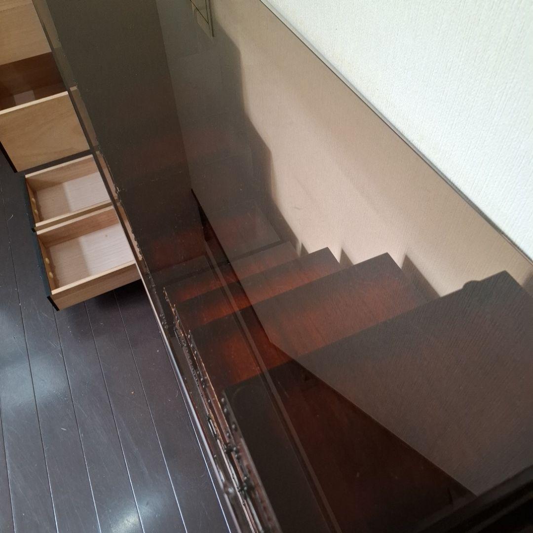 和の趣たっぷり階段たんす2点セット(加工ガラス天板付き)　民芸家具