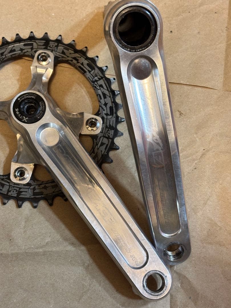Raceface Deus XCクランク・チェーンリング・BB