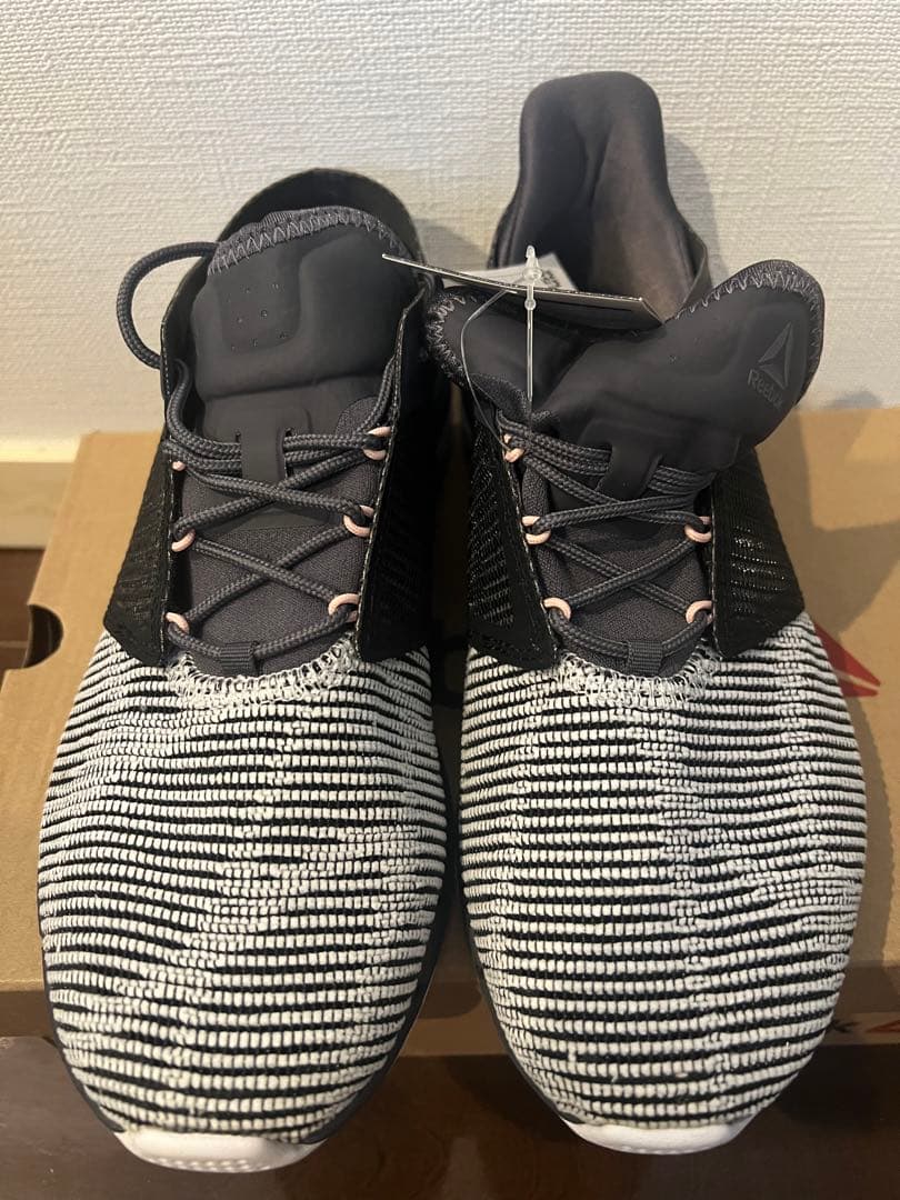 【新品】Reebok FAST FLEXWEAVE ランニングシューズ 8 女性