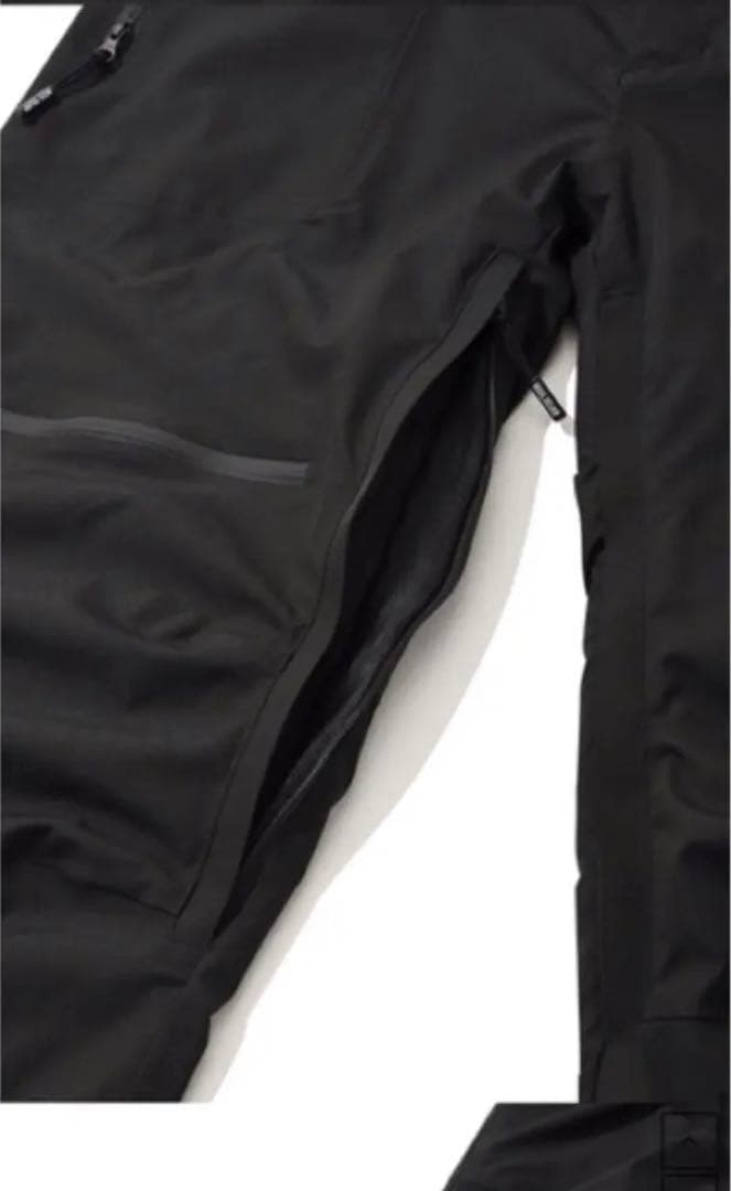 【新品】HOLIDAY OUTERWEAR 韓国　スノボー　パンツ　男女兼用