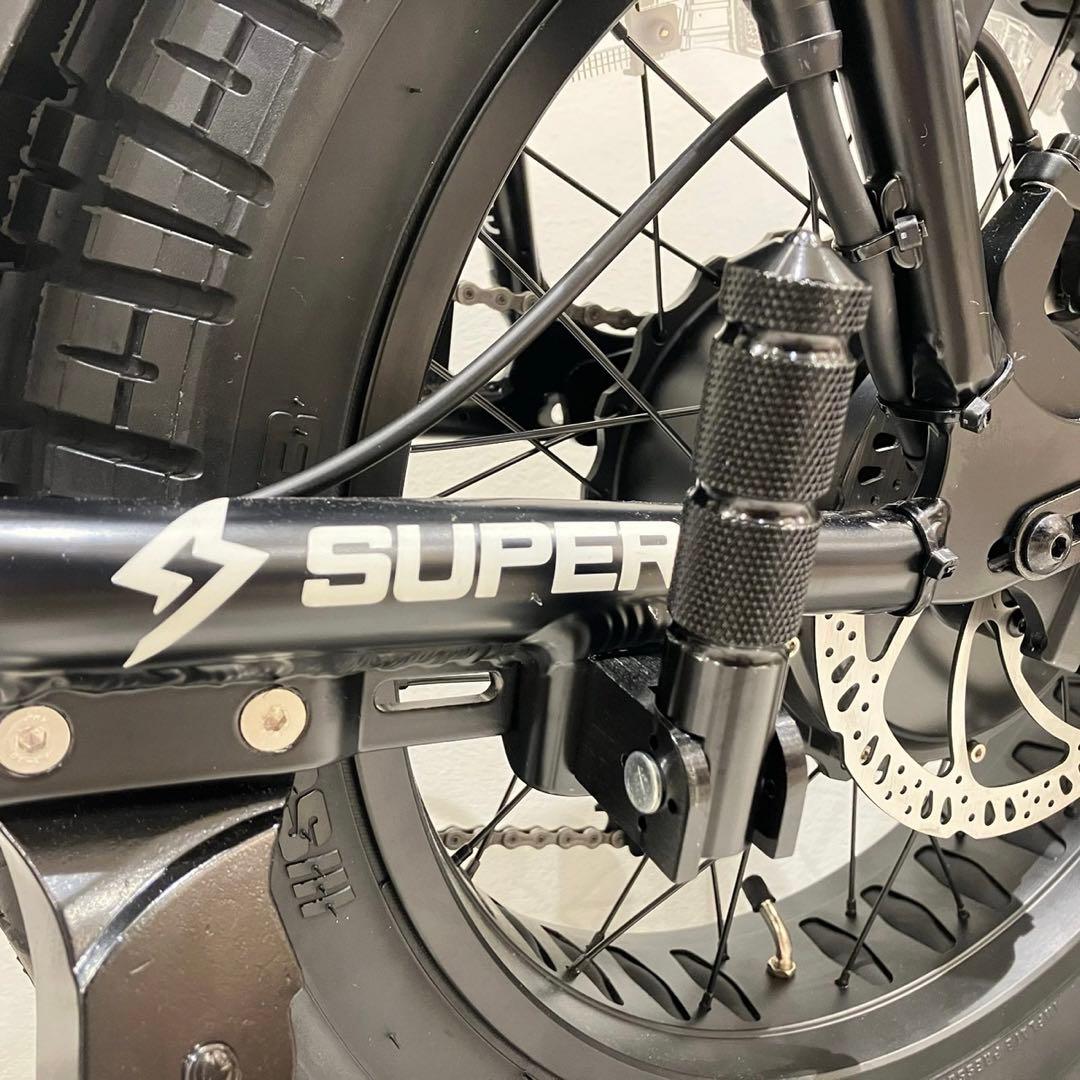 Super73 S2 RX等 シルバー ディレイラー保護 パーツ 1点新品です。