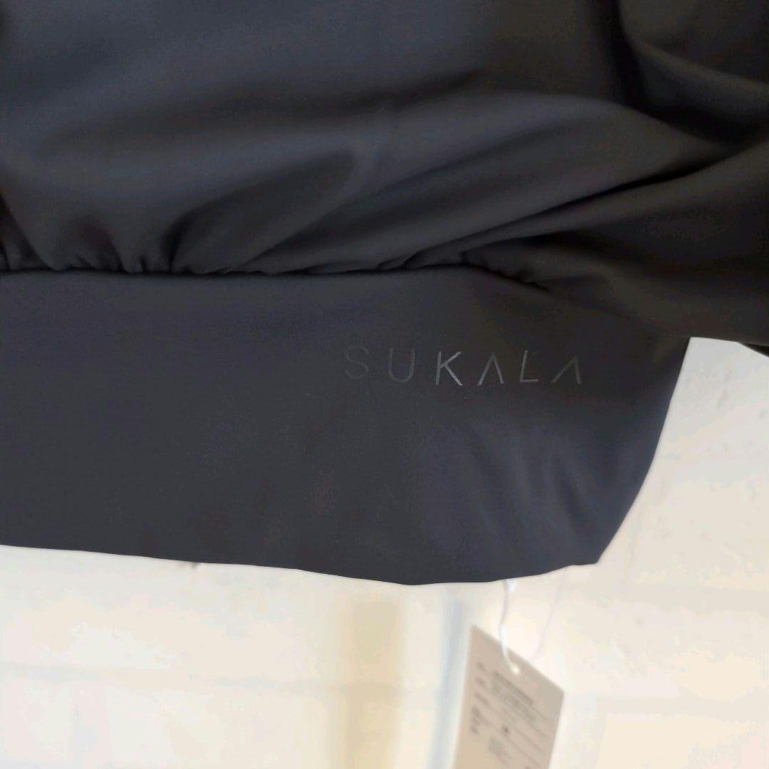 【新品】【SUKALA】ブラトップ付きバルーンカシュクールトップス M　ブラック