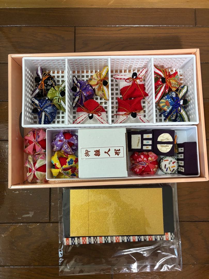 ひな人形セット、ひな祭り ちりめん細工、小スペース、小さいひな人形
