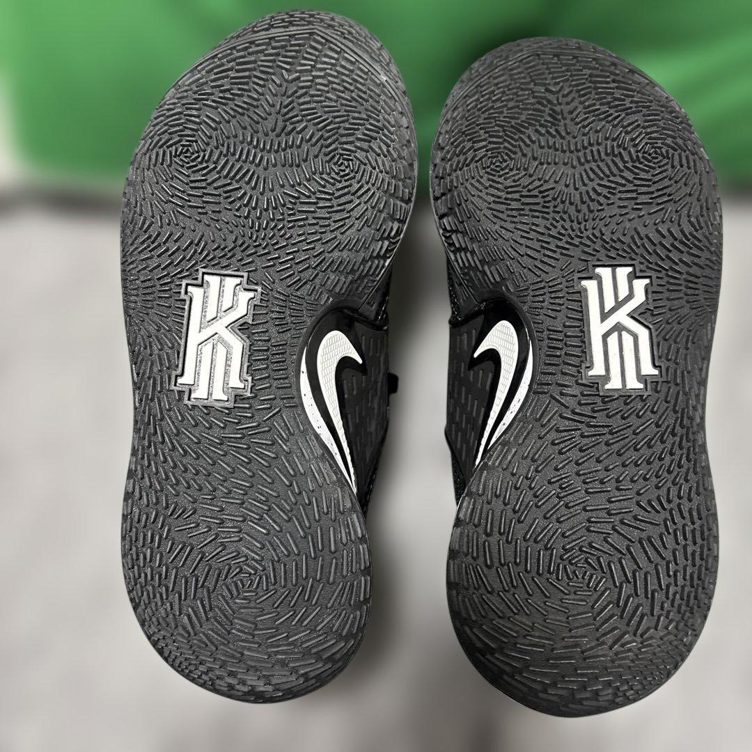 本日限定Nike Kyrie low2 ナイキ カイリー ロー2