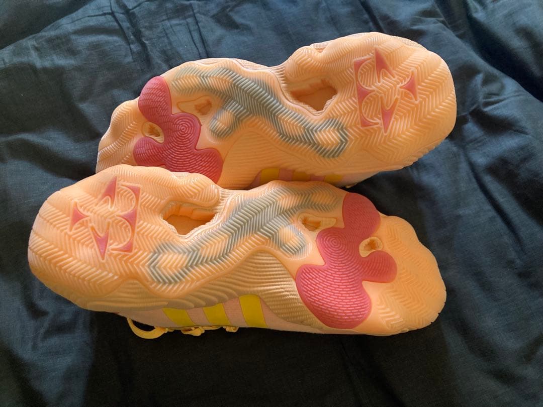 新品アディダスadidas バッシュTrae Young 3 スニーカー26.0