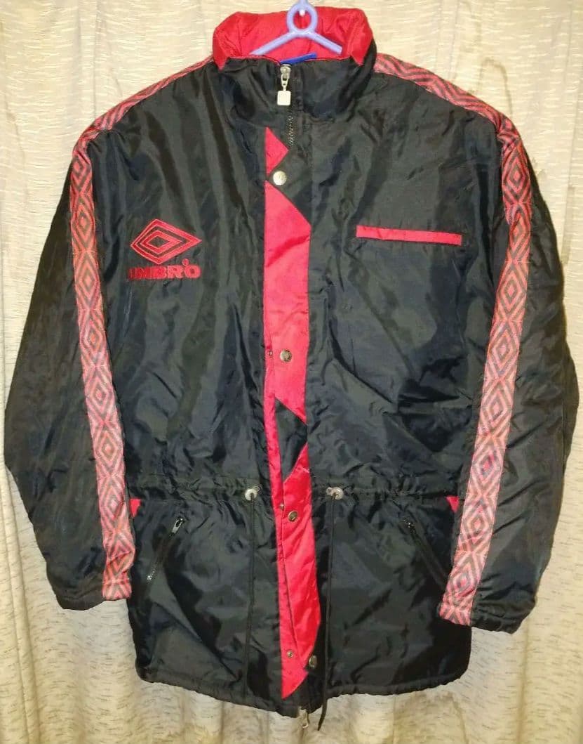 【匿名配送】アンブロ　ハーフコート　裏ボア　ジャケット　赤　黒　UMBRO