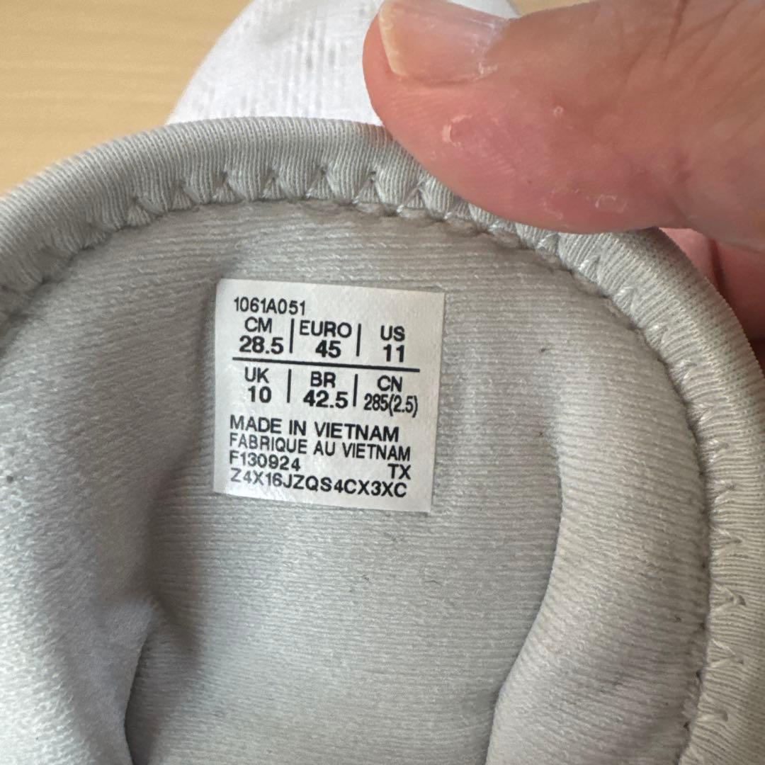 美品！　ASICS バスケットボールシューズ28.5cm バッシュ
