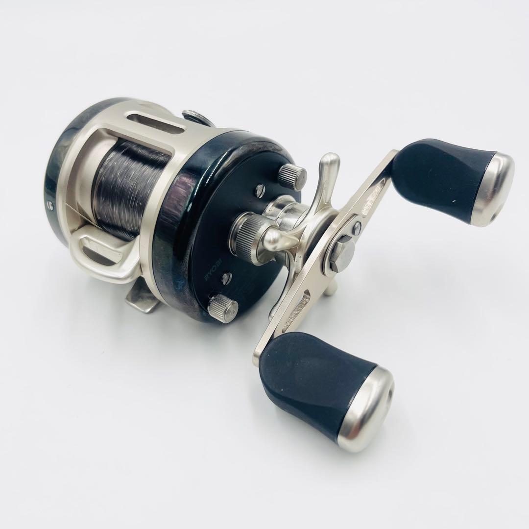 RYOBI リョービ VARIUS F300 バリウス ベイトリール 釣り用具