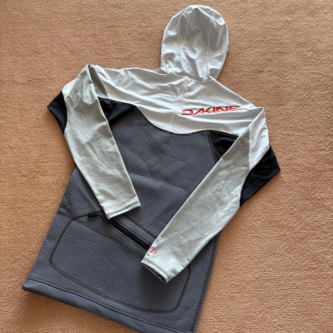 DAKINE フーディー付きロングスリーブラッシュガード 新品