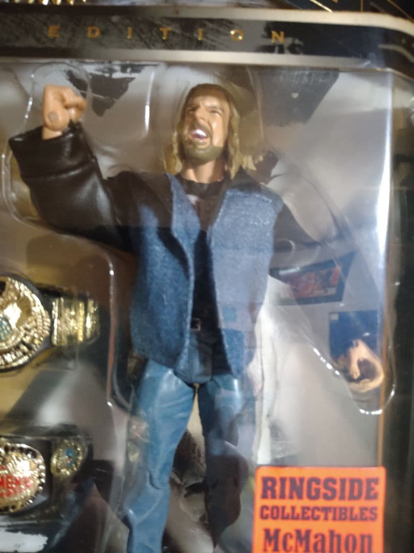 未開封　WWE クラシック！トリプルH&ステファニー．マクマホン2体セット！