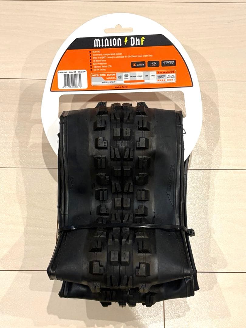 希少 限定モデル MAXXIS minion Dhf 27.5 x 2.50WT