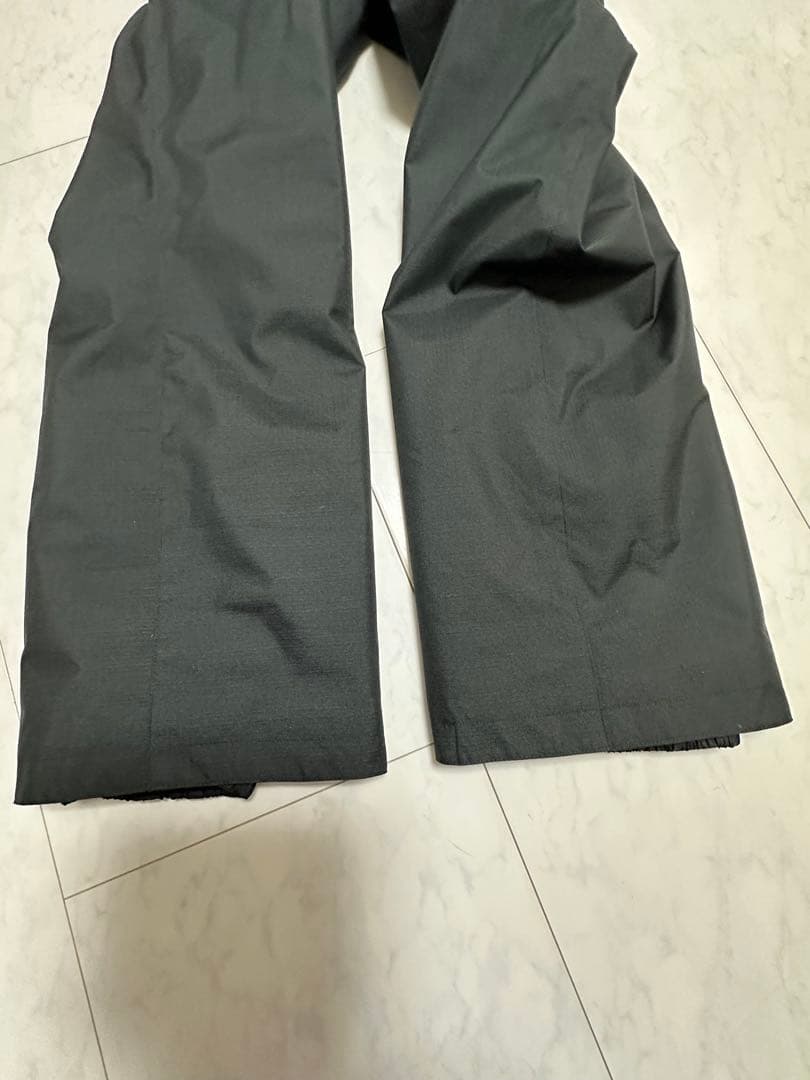 ぱ*だ様 美品　デサント　スキーウェア フード付き