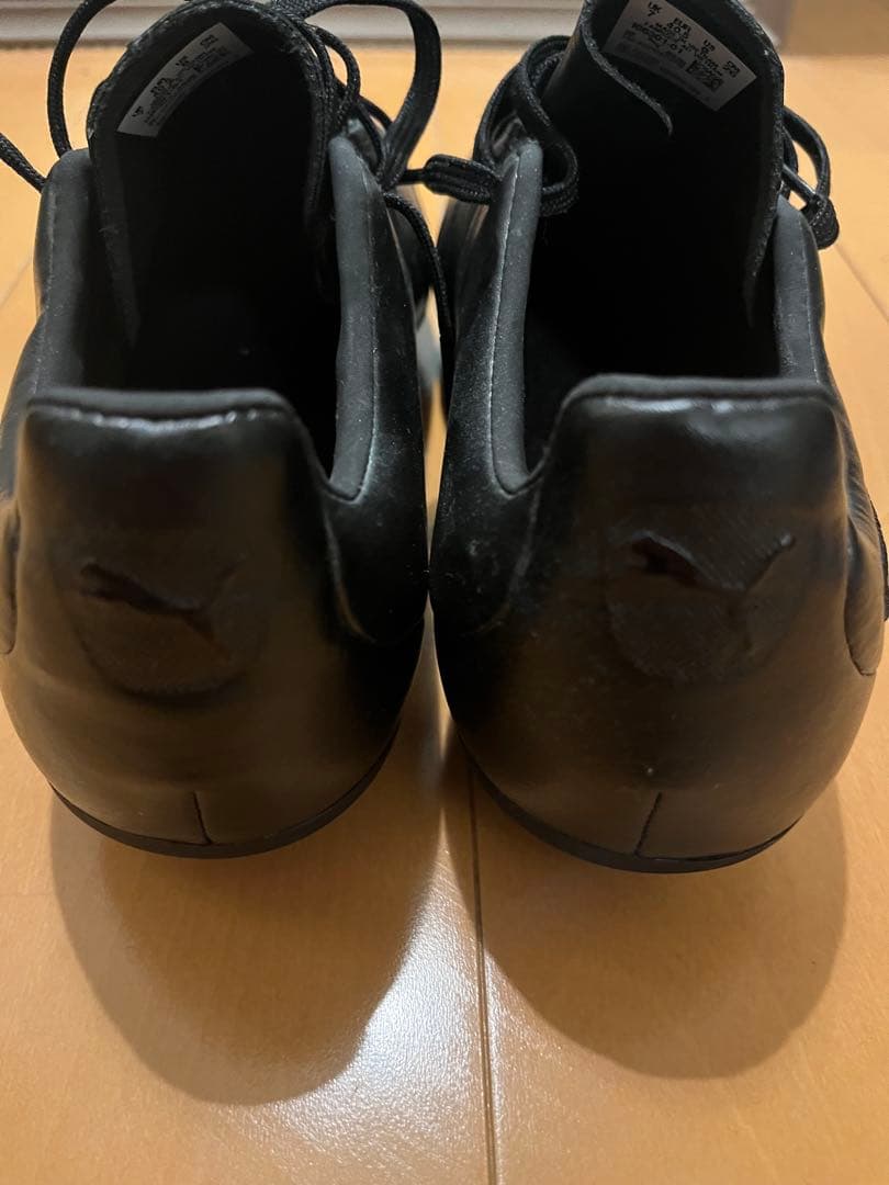 PUMA KING ブラックサッカーシューズ
