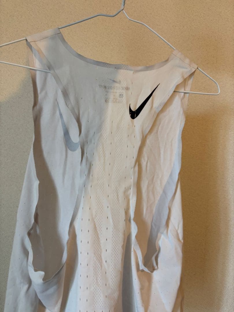 Nike Aeroswift ホワイト タンクトップ L