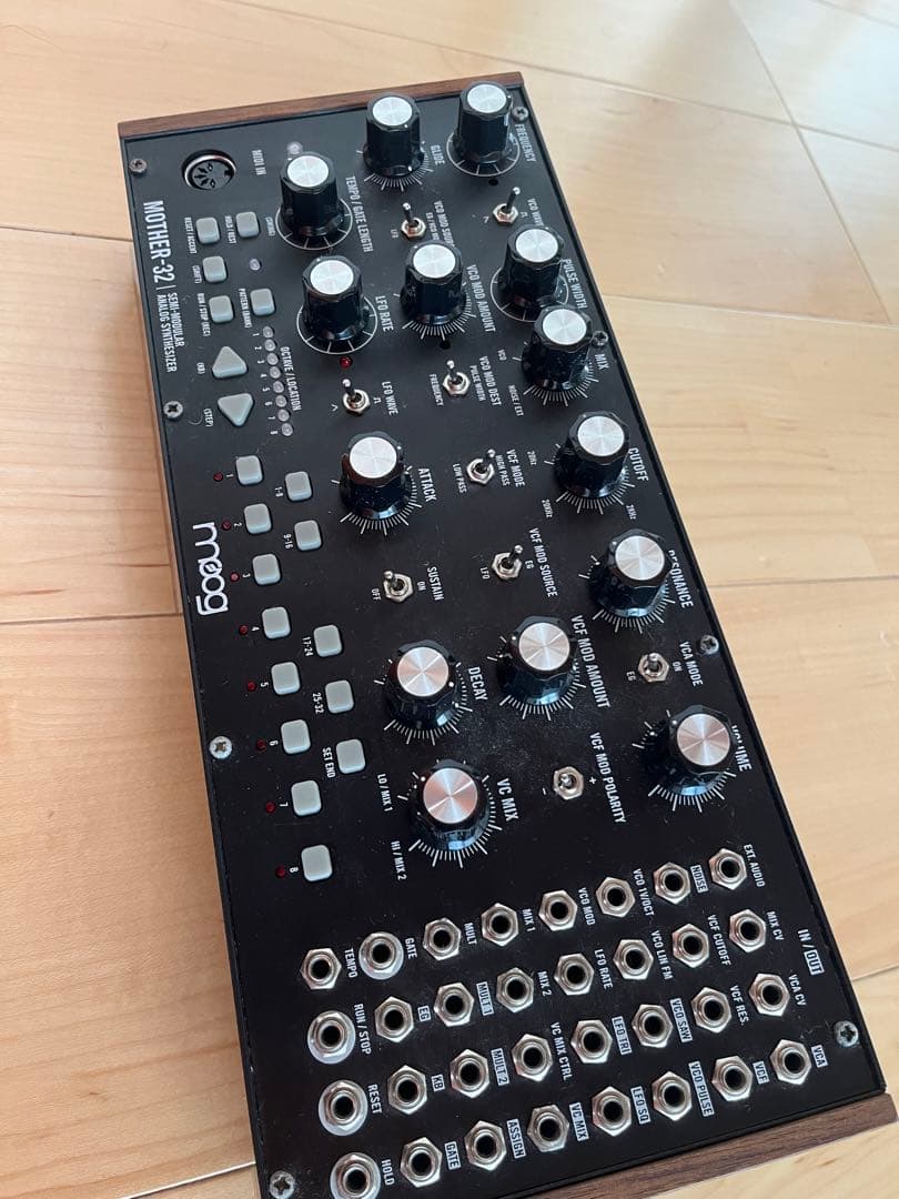 moog MOTHER-32 モジュラーシンセサイザー