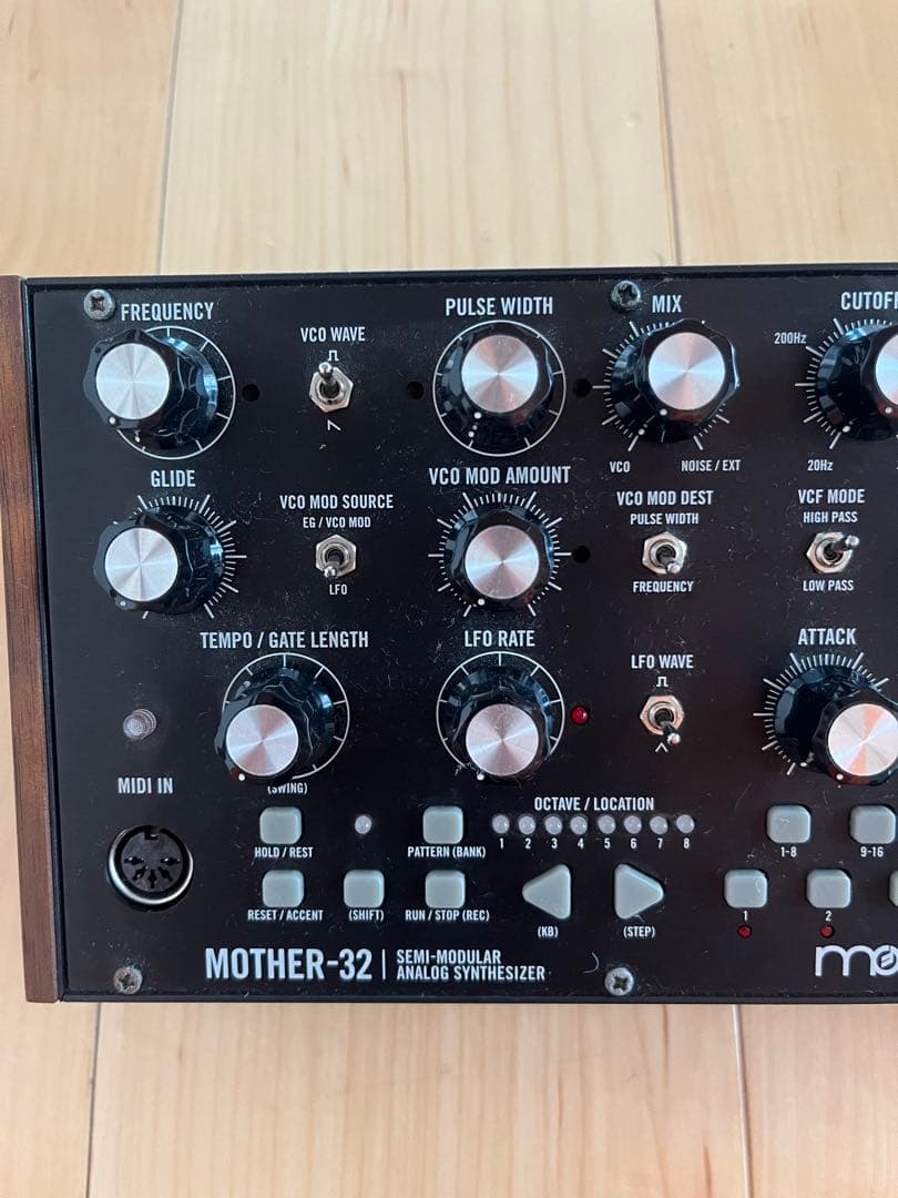 moog MOTHER-32 モジュラーシンセサイザー