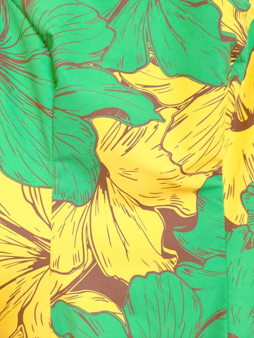 I Mua フラダンス ドレス 緑と黄色の花柄 数回着用　美品