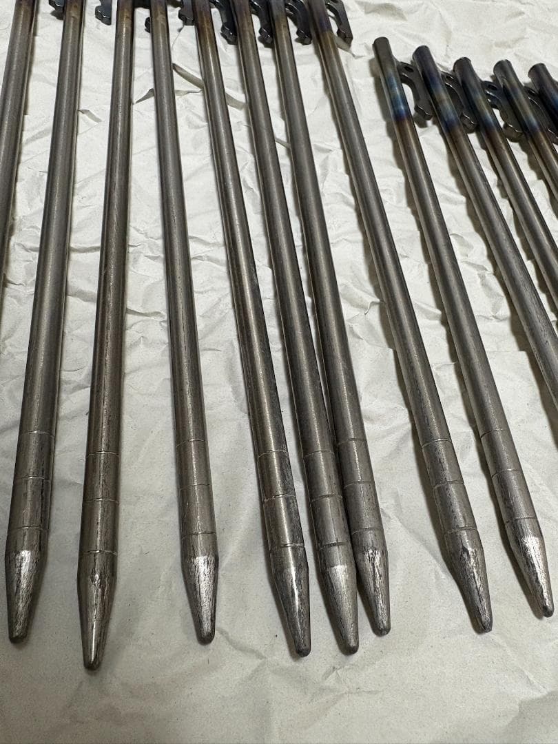 チタンペグ(30cm8本/24cm16本)とハンマー(UNIFLAME)のセット