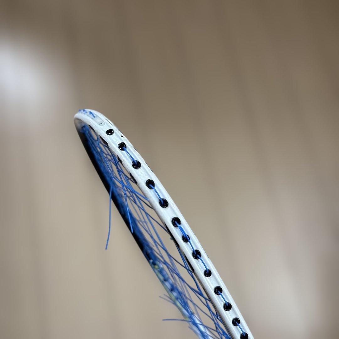 ヨネックスASTROX 99 PRO バドミントンラケット　4UG5