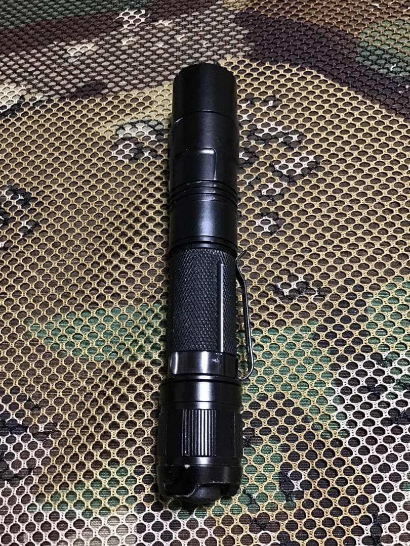 米軍放出品　FENIX 充電式　LEDライト中古品