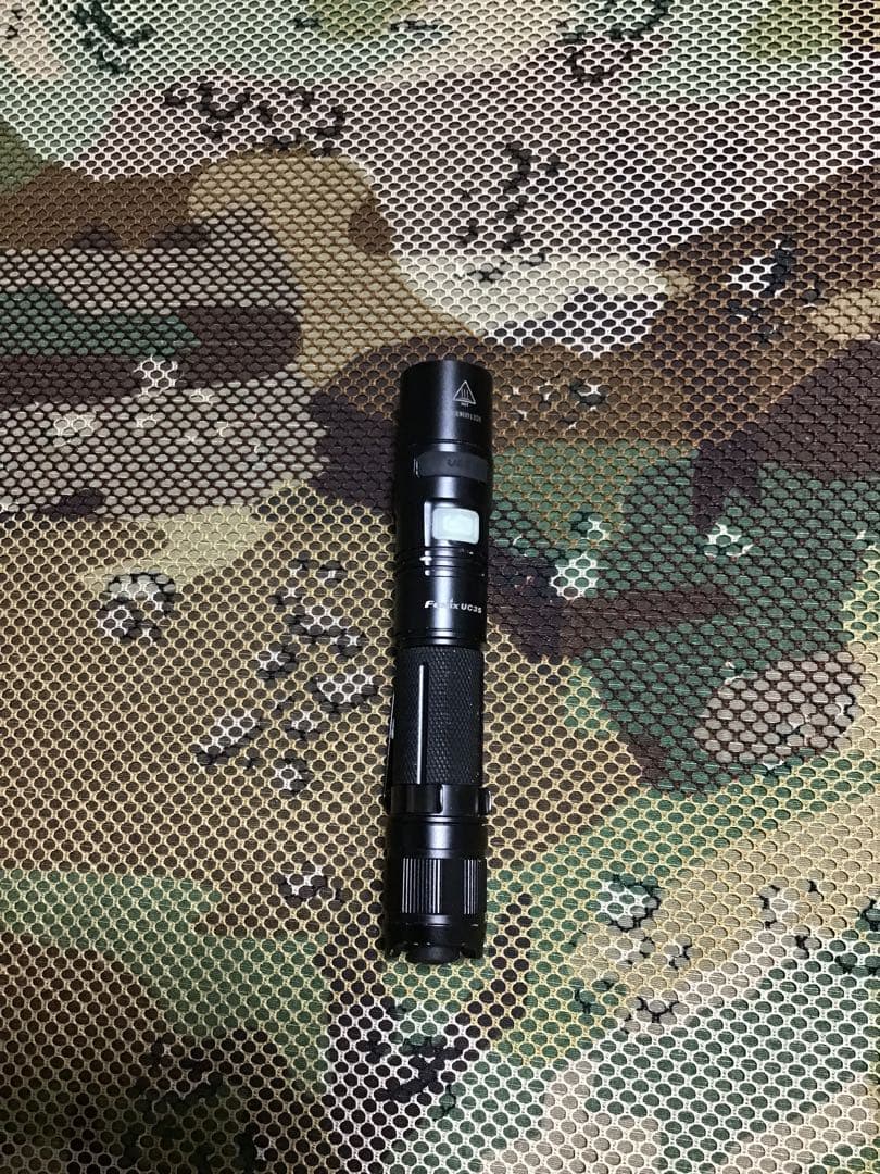 米軍放出品　FENIX 充電式　LEDライト中古品