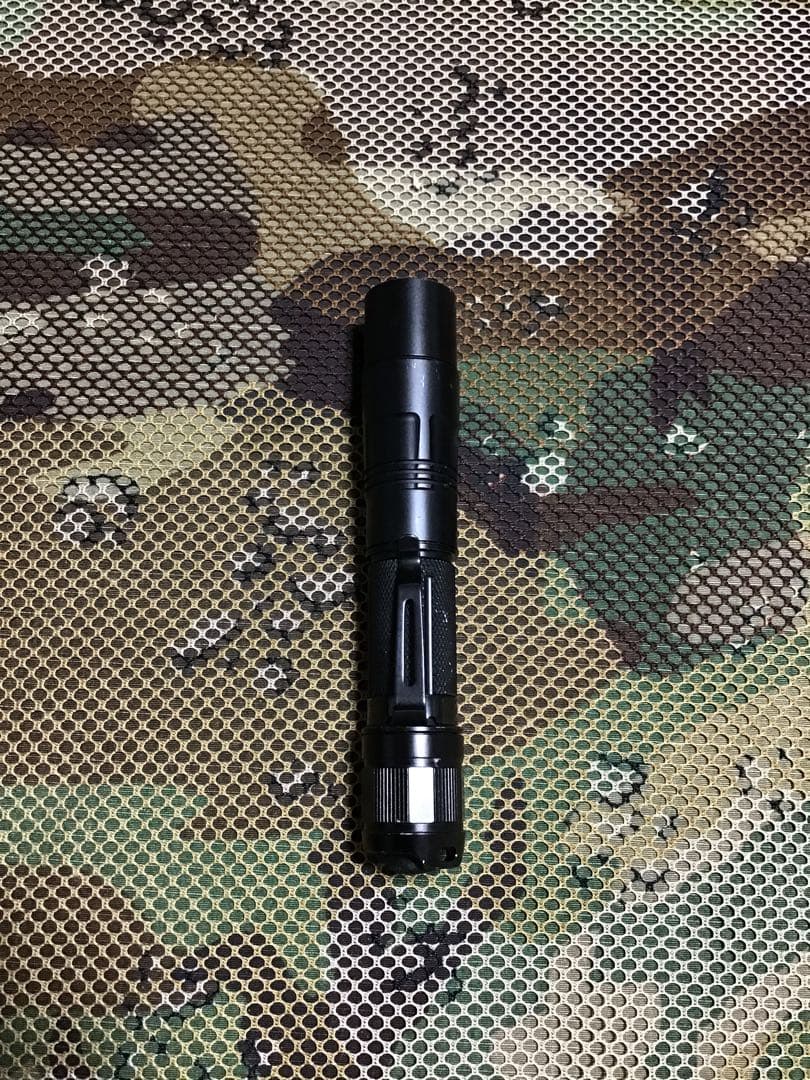 米軍放出品　FENIX 充電式　LEDライト中古品