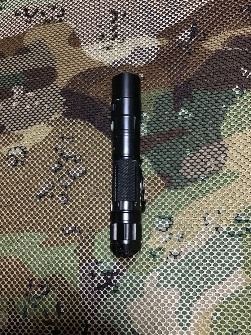 米軍放出品　FENIX 充電式　LEDライト中古品