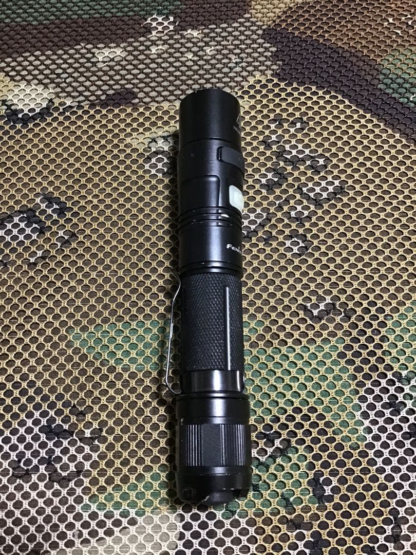 米軍放出品　FENIX 充電式　LEDライト中古品