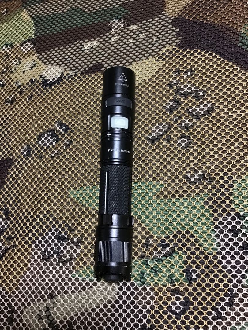 米軍放出品　FENIX 充電式　LEDライト中古品