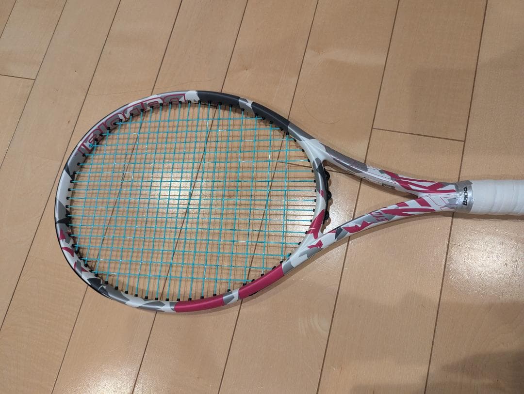 【美品】バボラ（BABOLAT）エボAero　ピンク【おまけつき】