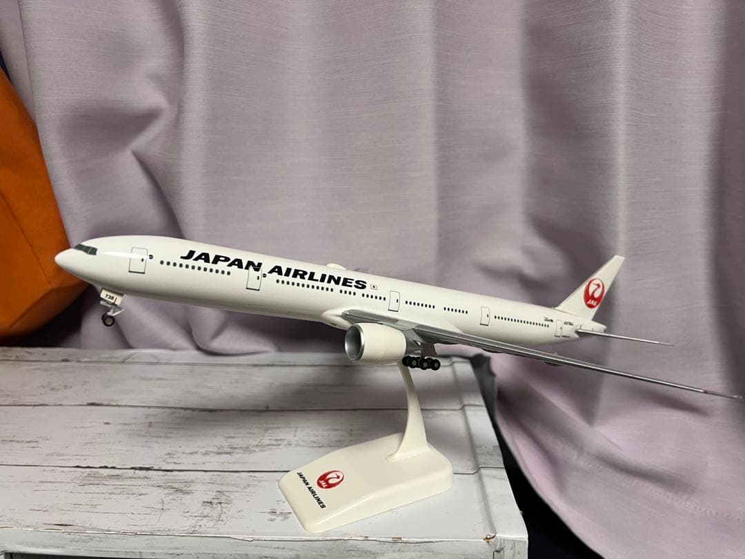 JAPAN AIRLINES Boeing 777 モデル 1/200
