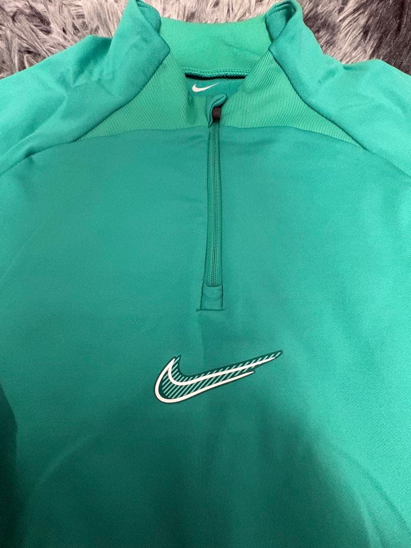 超美品 NIKE ナイキ サッカー トレーニングウェア 上下セット最終値下げ！！